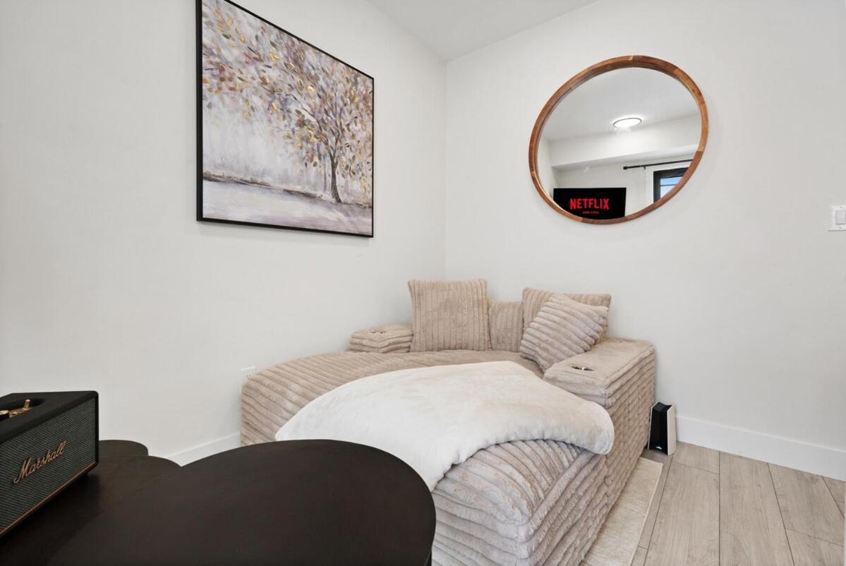 Cozy 2br With Parking & Close To And Sleeps 6 Guests Niagara Falls
