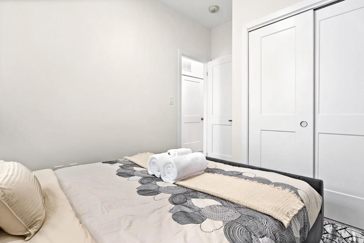 Apartment Cozy 2br With Parking & Close To And Sleeps 6 Guests Niagara Falls